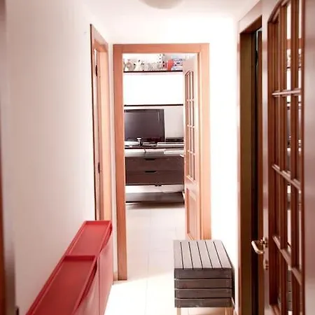2 Bed Close To Colosseum Apartment